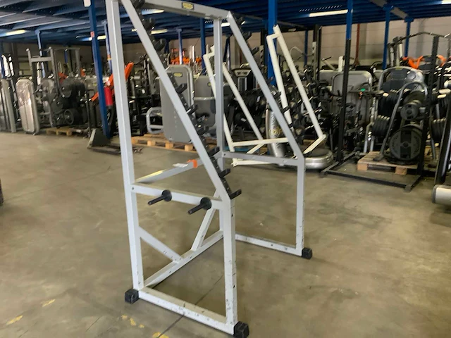 Technogym - isotonic - squat rek - power station - afbeelding 1 van  4