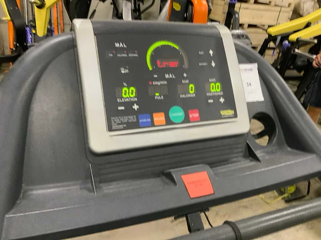 Technogym - jog now - 500 led - treadmill - afbeelding 5 van  5