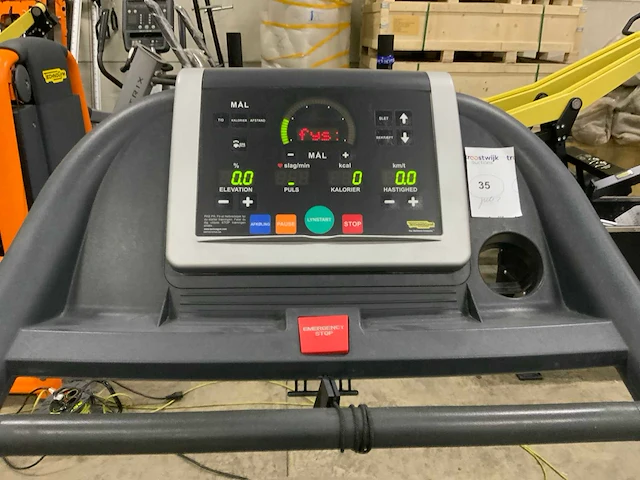 Technogym - jog now - 500 led - treadmill - afbeelding 5 van  5