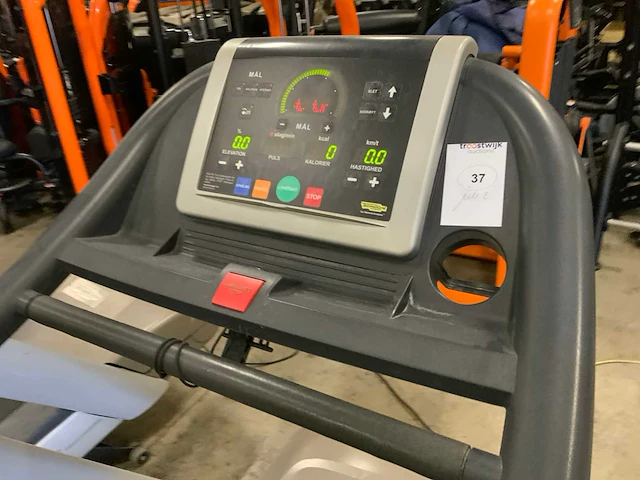 Technogym - jog now - 500 led - treadmill - afbeelding 3 van  6