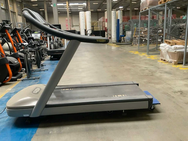 Technogym - jog now - 500led - treadmill - afbeelding 1 van  5