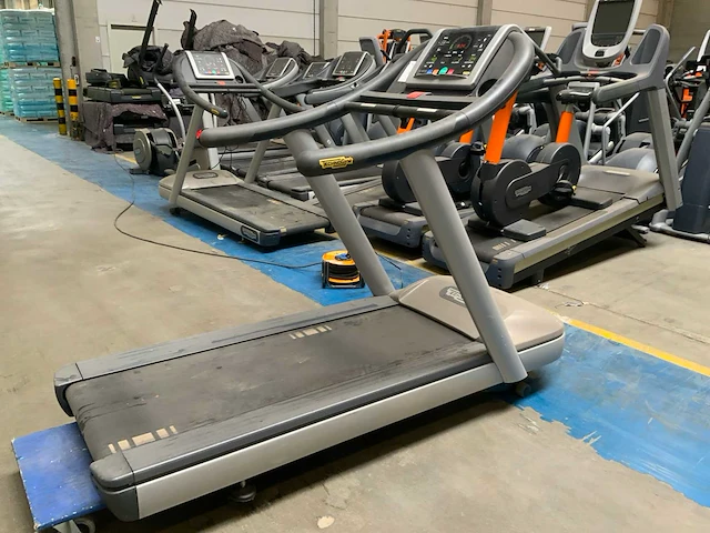 Technogym - jog now - 500led - treadmill - afbeelding 4 van  5
