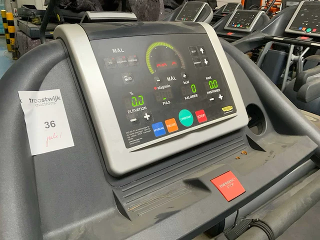 Technogym - jog now - 500led - treadmill - afbeelding 2 van  4