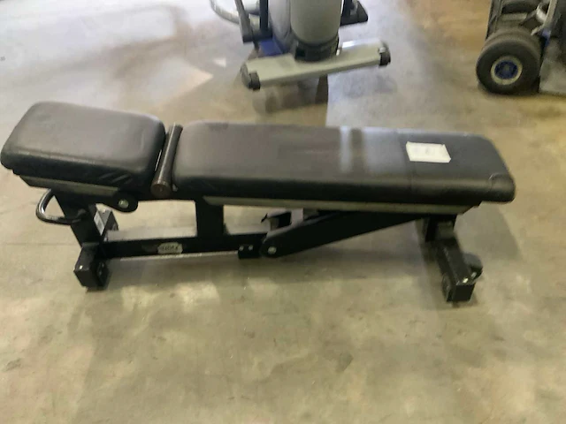 Technogym - pure - adjustable bench - power station - afbeelding 2 van  3