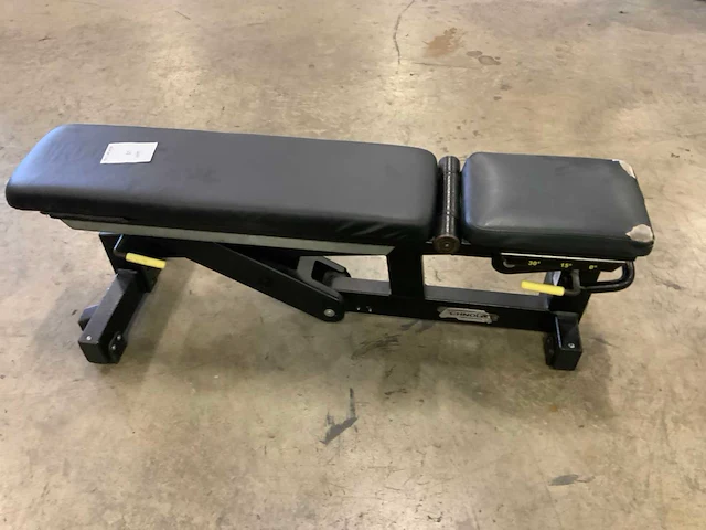 Technogym - pure adjustable - bench - power station - afbeelding 1 van  5