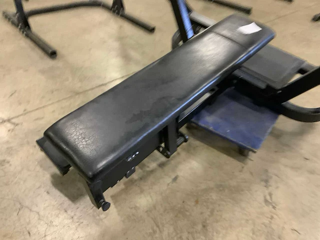 Technogym - pure flat - adjustable bench - power station - afbeelding 2 van  5