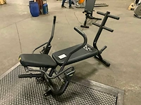 Technogym abdominal crunch bench krachtstation - afbeelding 6 van  6