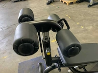 Technogym abdominal crunch bench krachtstation - afbeelding 2 van  5