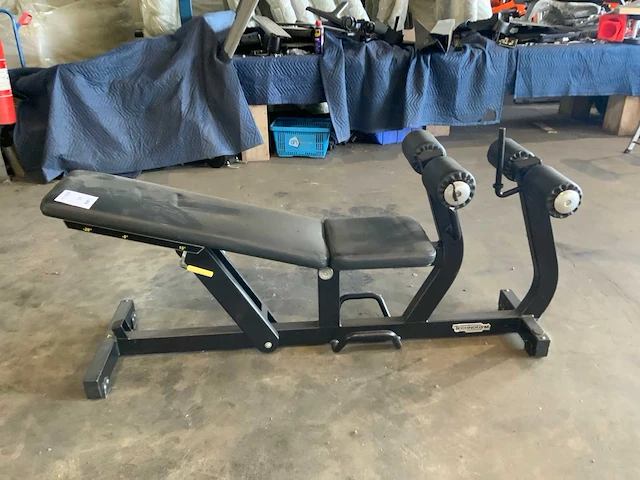 Technogym abdominal crunch bench krachtstation - afbeelding 2 van  5
