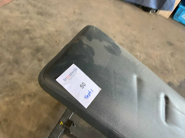Technogym abdominal crunch bench krachtstation - afbeelding 3 van  5