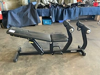 Technogym abdominal crunch bench krachtstation - afbeelding 2 van  5