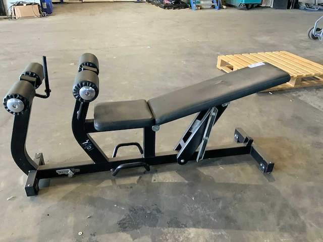 Technogym abdominal crunch bench krachtstation - afbeelding 4 van  5