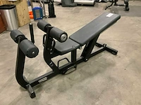 Technogym abdominal crunch bench pure krachtstation - afbeelding 2 van  4