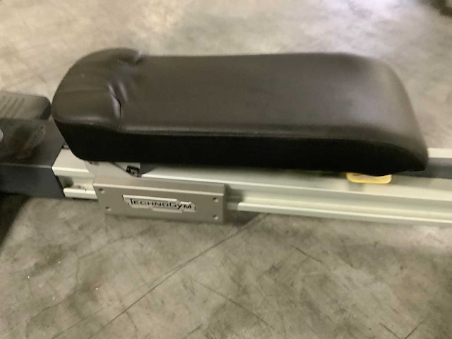 Technogym anterior stretch bench krachtstation - afbeelding 2 van  7
