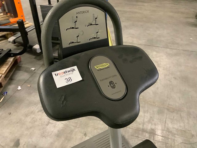 Technogym anterior stretch bench krachtstation - afbeelding 3 van  7