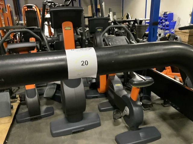 Technogym barbell rek incl 4 barbells krachtstation - afbeelding 3 van  4
