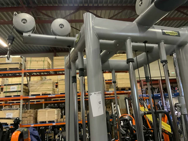 Technogym cable tower pulley krachtstation - afbeelding 7 van  7