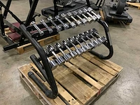Technogym chrome dumbbells 1 t/m 10kg met rek krachtstation - afbeelding 2 van  7