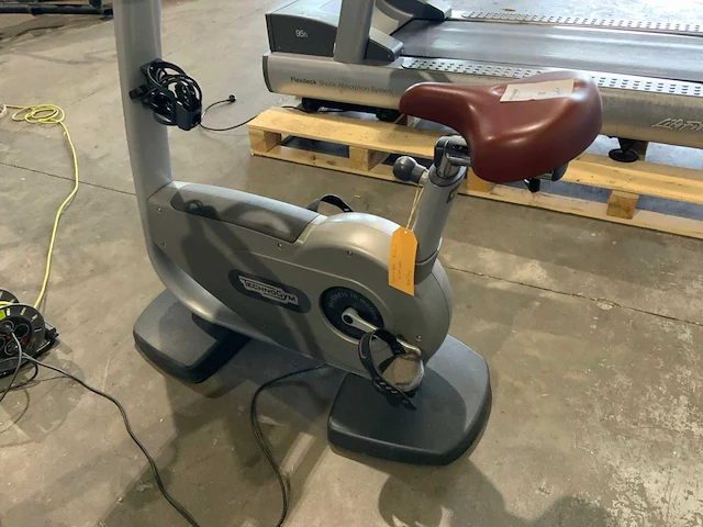 Technogym classic bike 700 home trainer - afbeelding 5 van  5