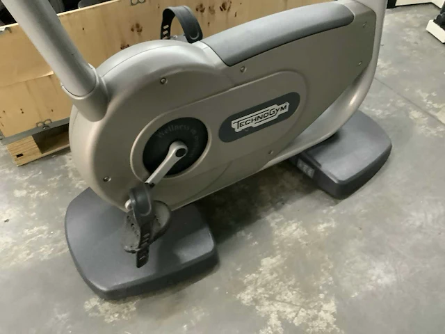Technogym classic bike 700 led home trainer - afbeelding 4 van  4