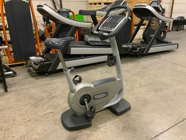 Technogym classic bike 700 led home trainer - afbeelding 1 van  6