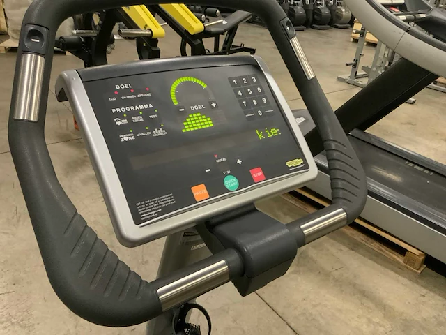 Technogym classic bike 700 led home trainer - afbeelding 3 van  6