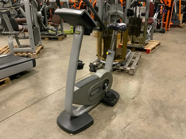 Technogym classic bike 700 led home trainer - afbeelding 4 van  6