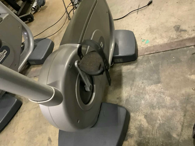 Technogym classic bike 700 tv home trainer - afbeelding 5 van  5