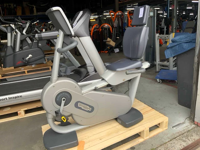 Technogym classic recline 700 home trainer - afbeelding 3 van  6