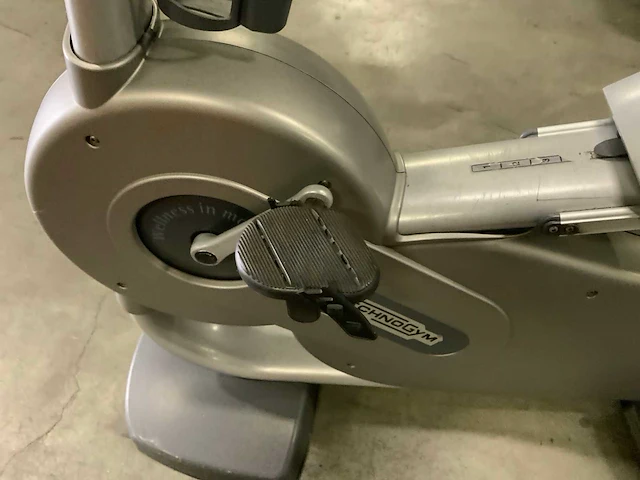 Technogym classic recline 700 led recumbent bike home trainer - afbeelding 5 van  6