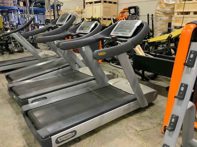 Technogym classic run 700 led loopband - afbeelding 1 van  6