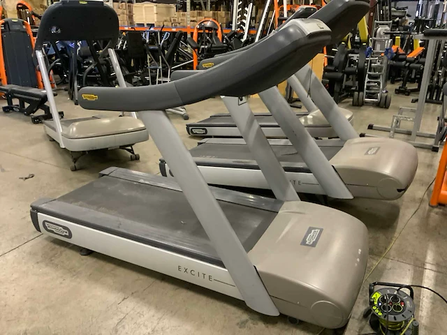 Technogym classic run 700 led loopband - afbeelding 4 van  5