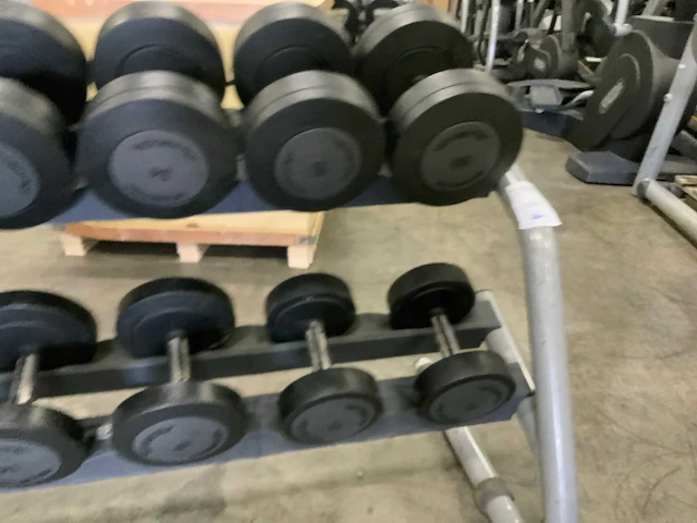 Technogym dumbbells 10;14;16;28;34;36kg krachtstation - afbeelding 5 van  6
