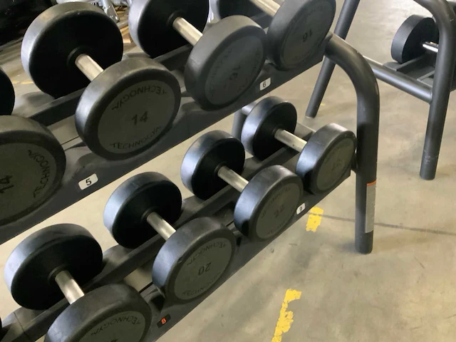 Technogym dumbbells met rek set 12;14;16;18;20;22kg krachtstation - afbeelding 2 van  4