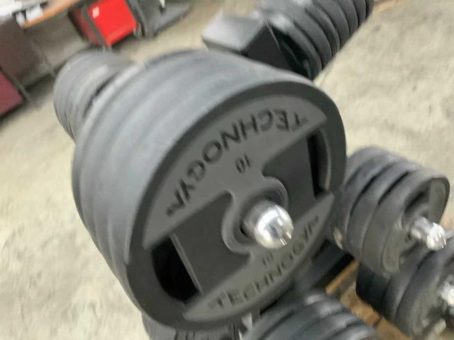 Technogym dumbells met element rek 8x20;12x10;8x5;6x2,5;8x1,25kg krachtstation - afbeelding 7 van  8