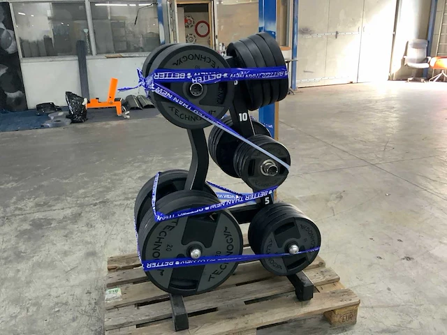 Technogym dumbells met element rek 8x20;20x10kg;4x5kg krachtstation - afbeelding 1 van  8