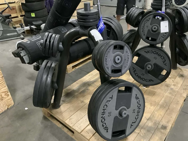 Technogym element 50mm rek 215kg schijven krachtstation - afbeelding 2 van  9