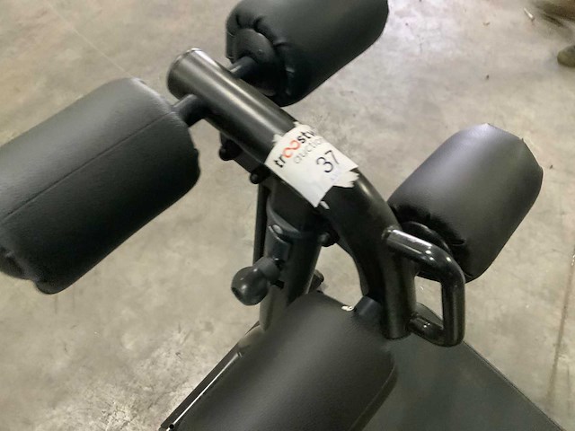 Technogym element abdominal crunch bench krachtstation - afbeelding 2 van  6