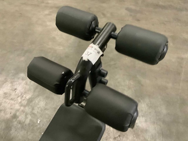 Technogym element abdominal crunch bench krachtstation - afbeelding 4 van  6