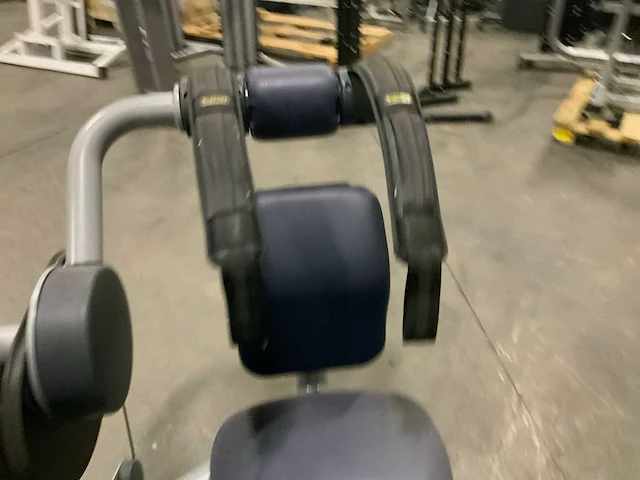 Technogym element abdominal crunch krachtstation - afbeelding 4 van  6