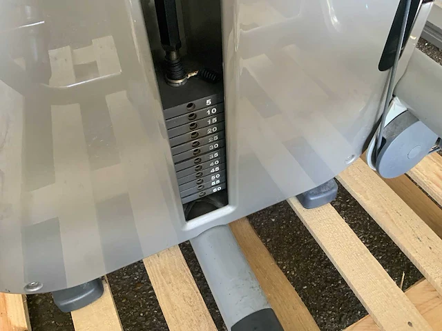 Technogym element abdominal crunch krachtstation - afbeelding 2 van  4