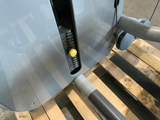 Technogym element abdominal crunch krachtstation - afbeelding 2 van  5