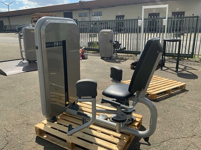 Technogym element adductie krachtstation - afbeelding 5 van  5