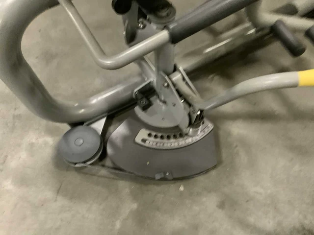Technogym element adductor krachtstation - afbeelding 4 van  7