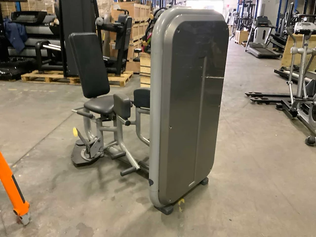 Technogym element adductor krachtstation - afbeelding 7 van  7