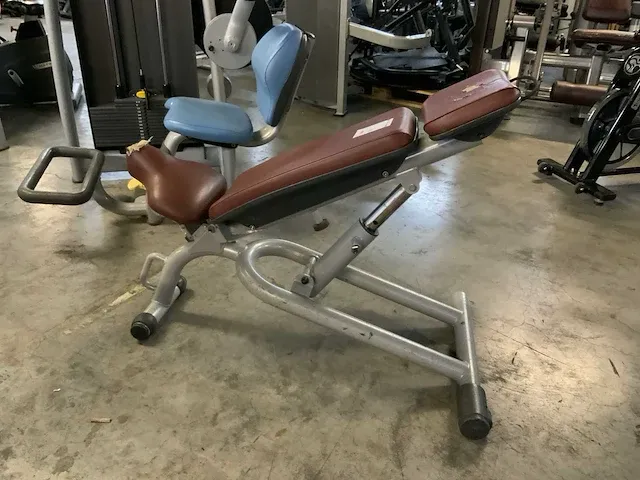 Technogym element adjustable bench krachtstation - afbeelding 5 van  5