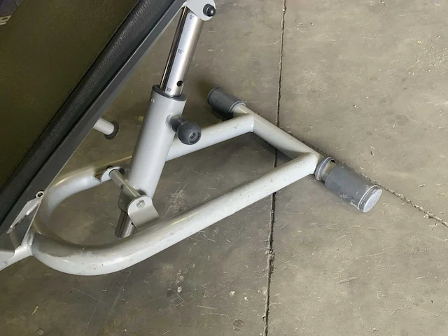 Technogym element adjustable bench krachtstation - afbeelding 4 van  4
