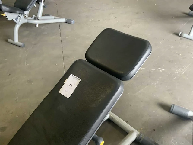 Technogym element adjustable bench krachtstation - afbeelding 4 van  4