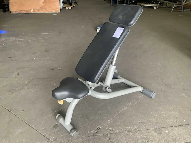 Technogym element adjustable bench krachtstation - afbeelding 2 van  4