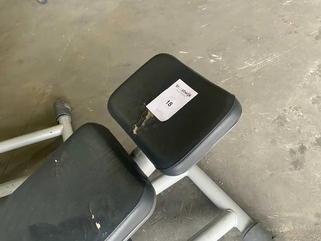Technogym element adjustable bench krachtstation - afbeelding 2 van  4